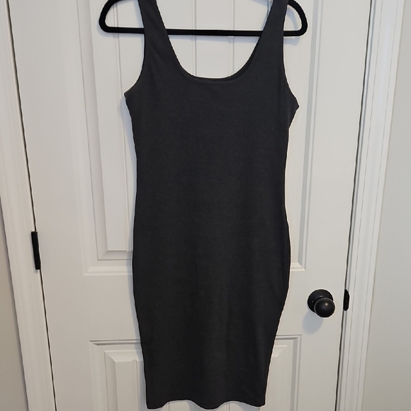 Dresses & Skirts - Gray Sleeveless Scoop Neck Bodycon Midi Dress